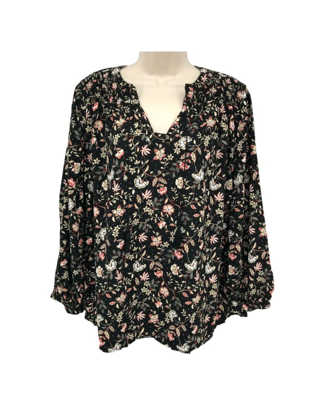 Old Navy Floral Black Long Sleeve Blouse Womens Medium 100% Rayon Smocked V-Neck